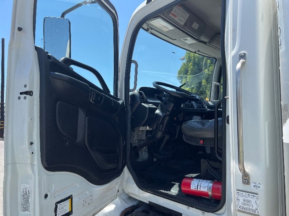 Medium Duty Box Truck-Light and Medium Duty Trucks-Hino-2020-268-Torrance-CA-89,703\n\t\tmiles-$ 68,000 - Image 16