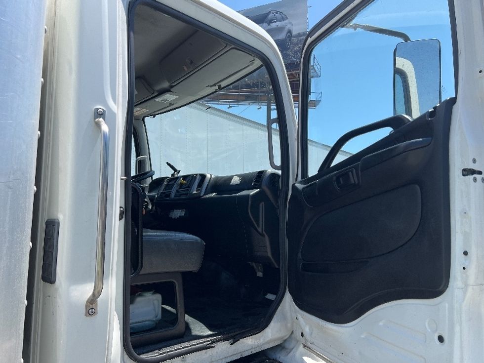 Medium Duty Box Truck-Light and Medium Duty Trucks-Hino-2020-268-Torrance-CA-89,703\n\t\tmiles-$ 68,000 - Image 20