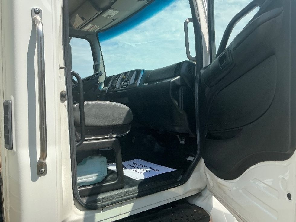 Medium Duty Box Truck-Light and Medium Duty Trucks-Hino-2020-268-Tulsa-OK-194,743\n\t\tmiles-$ 52,250 - Image 20