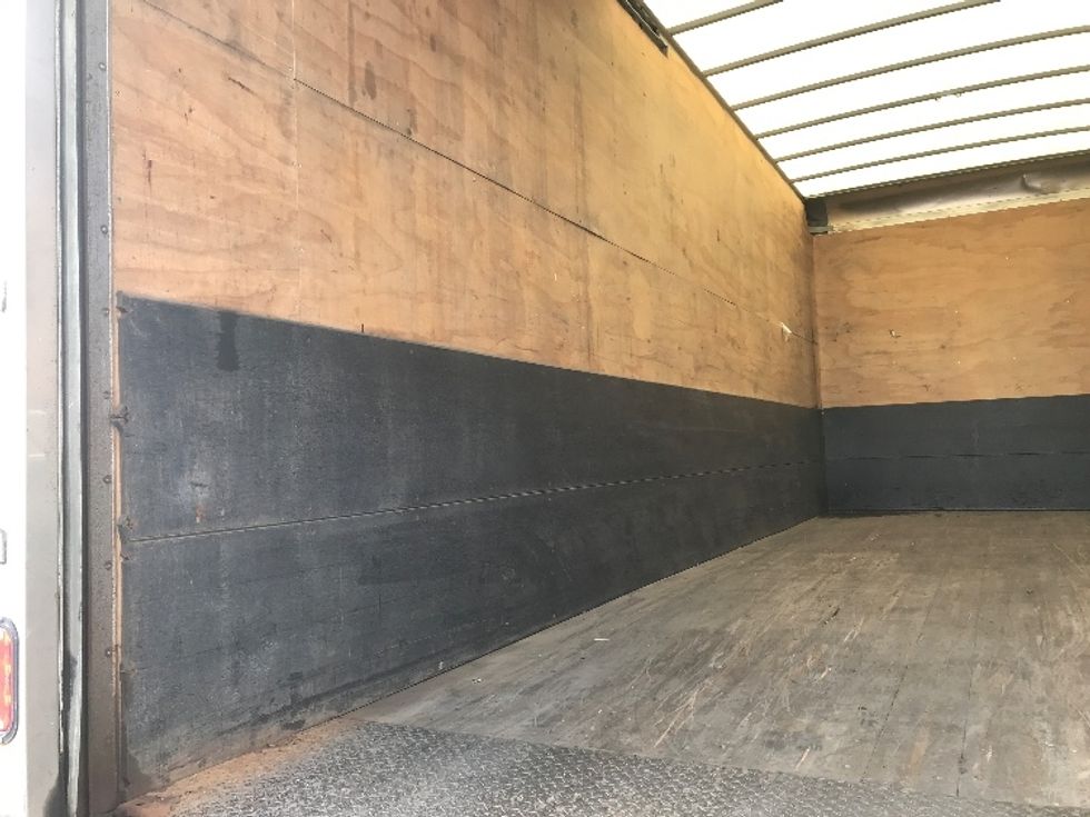 Medium Duty Box Truck-Light and Medium Duty Trucks-Hino-2020-268-Watertown-NY-265,833\n\t\tmiles-$ 40,750 - Image 11