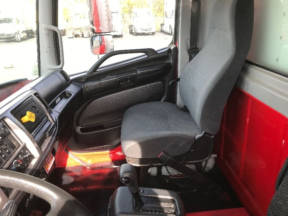 Medium Duty Box Truck-Light and Medium Duty Trucks-Hino-2020-268-Watertown-NY-265,833\n\t\tmiles-$ 40,750 - Image 19