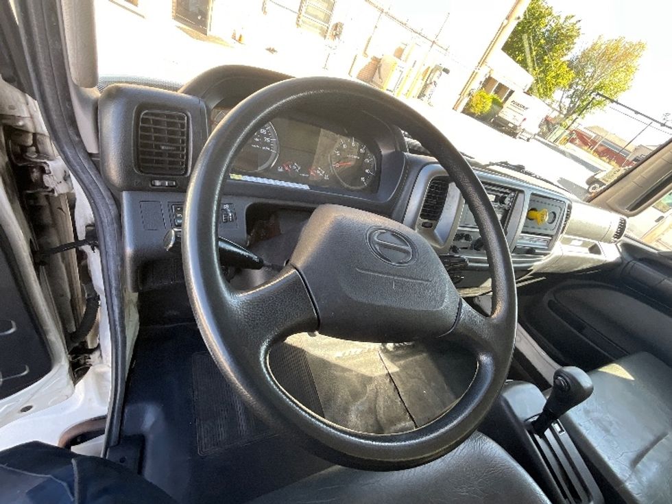 Medium Duty Box Truck-Light and Medium Duty Trucks-Hino-2020-268-West Sacramento-CA-117,886\n\t\tmiles-$ 61,500 - Image 17