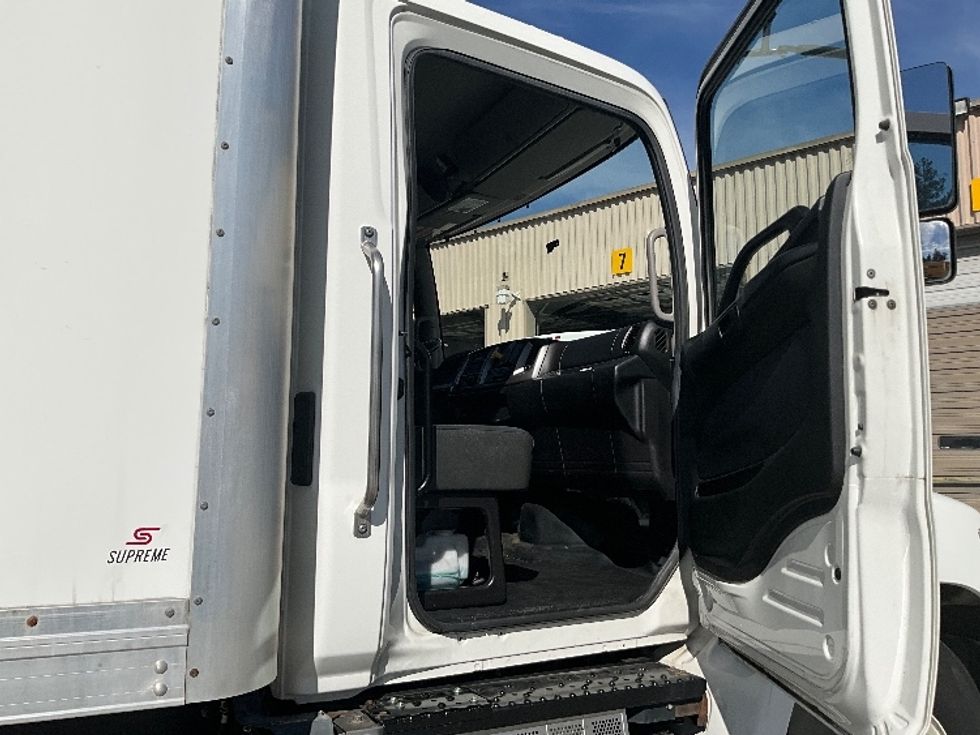Medium Duty Box Truck-Light and Medium Duty Trucks-Hino-2020-268-West Sacramento-CA-117,886\n\t\tmiles-$ 61,500 - Image 20