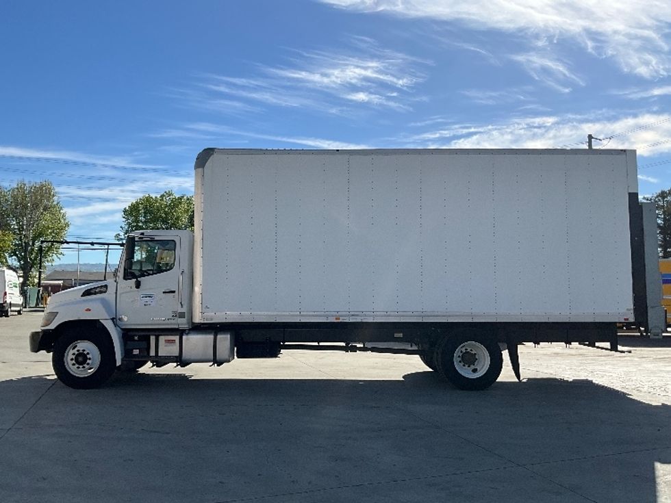 Medium Duty Box Truck-Light and Medium Duty Trucks-Hino-2020-268-West Sacramento-CA-117,886\n\t\tmiles-$ 61,500 - Image 4
