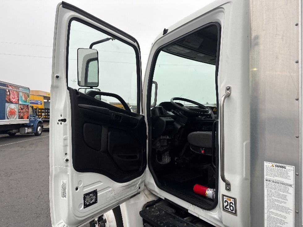 Medium Duty Box Truck-Light and Medium Duty Trucks-Hino-2020-268-West Sacramento-CA-120,678\n\t\tmiles-$ 63,750 - Image 16