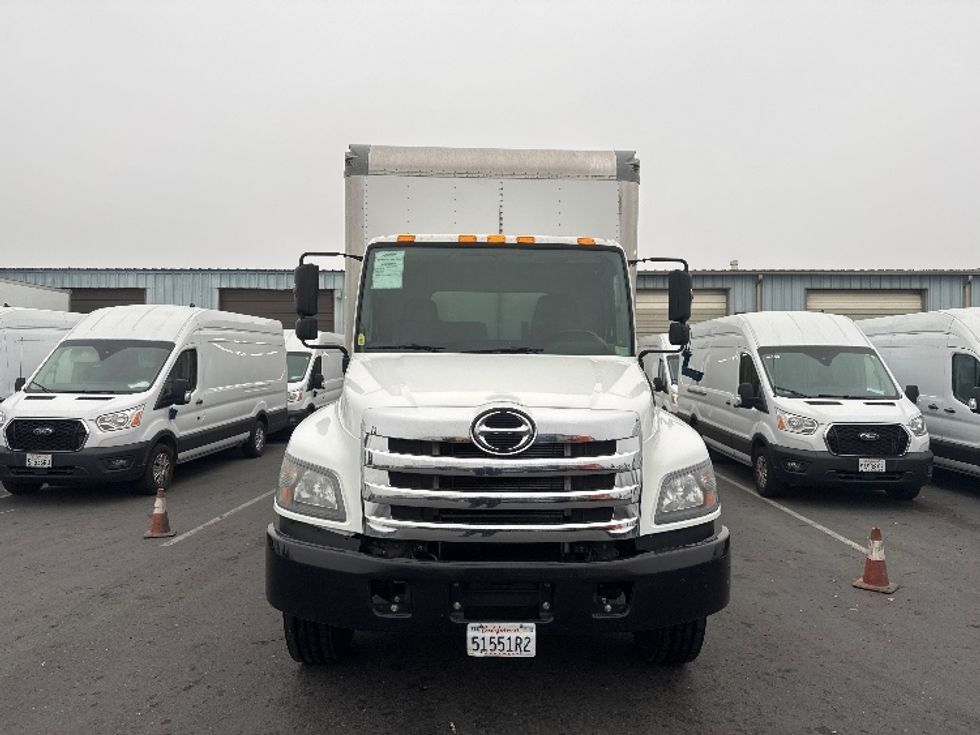 Medium Duty Box Truck-Light and Medium Duty Trucks-Hino-2020-268-West Sacramento-CA-120,678\n\t\tmiles-$ 63,750 - Image 2
