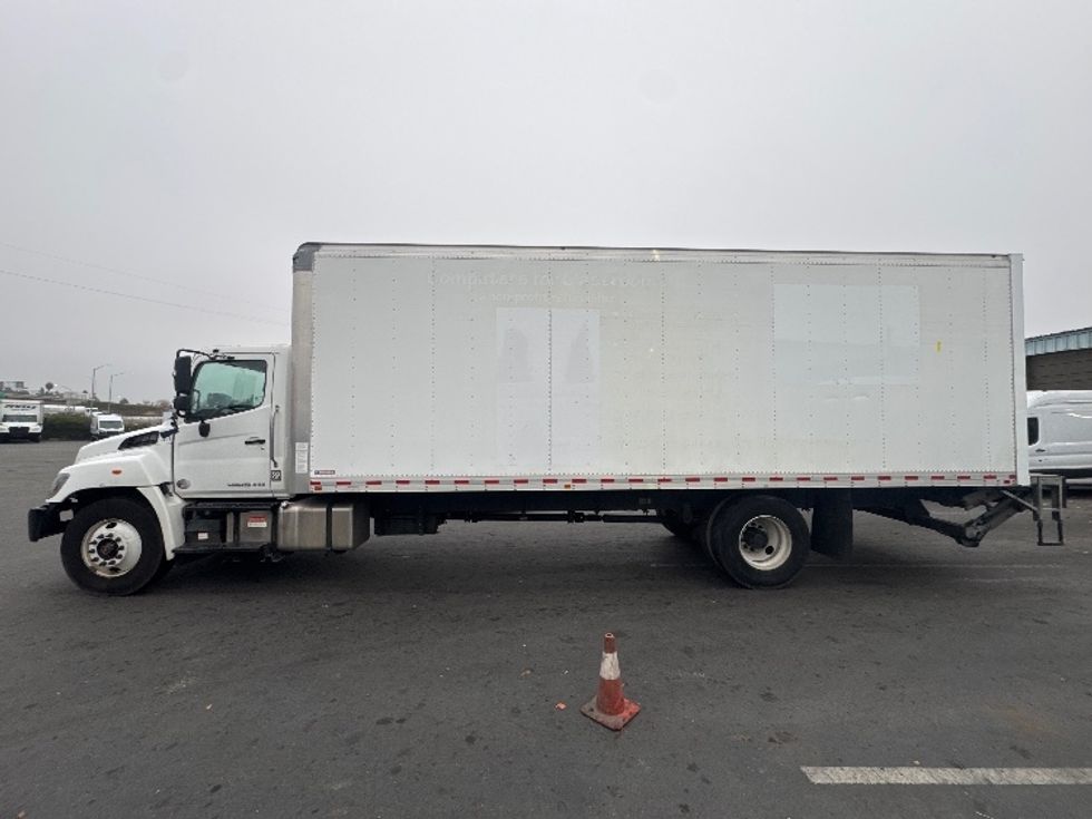 Medium Duty Box Truck-Light and Medium Duty Trucks-Hino-2020-268-West Sacramento-CA-120,678\n\t\tmiles-$ 63,750 - Image 4