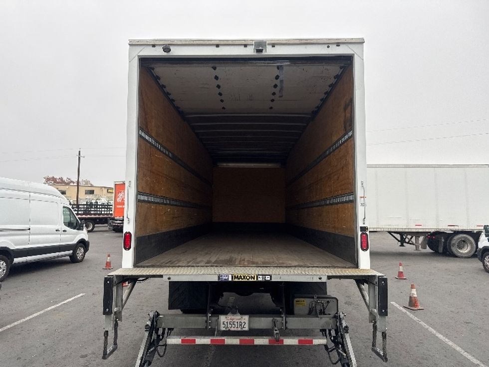 Medium Duty Box Truck-Light and Medium Duty Trucks-Hino-2020-268-West Sacramento-CA-120,678\n\t\tmiles-$ 63,750 - Image 8