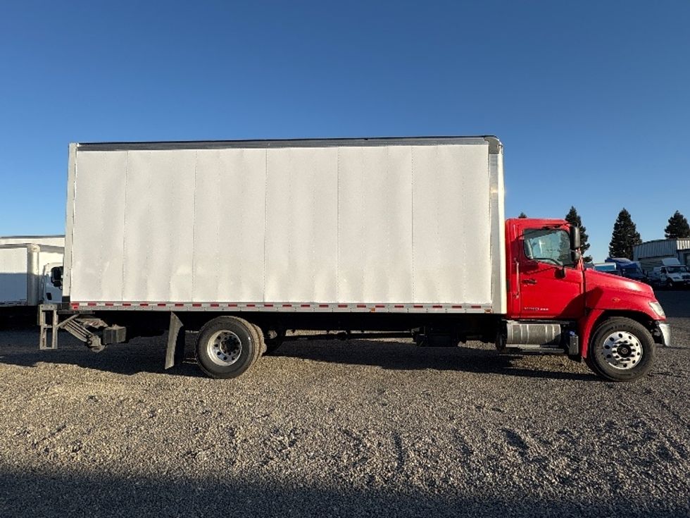 Medium Duty Box Truck-Light and Medium Duty Trucks-Hino-2020-268-West Sacramento-CA-254,104\n\t\tmiles-$ 44,500 - Image 14