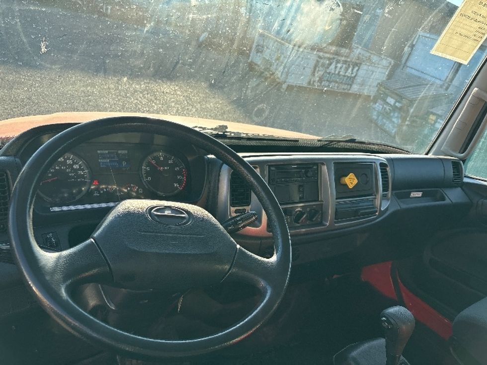 Medium Duty Box Truck-Light and Medium Duty Trucks-Hino-2020-268-West Sacramento-CA-254,104\n\t\tmiles-$ 44,500 - Image 17