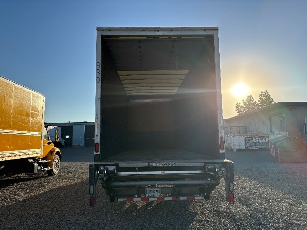 Medium Duty Box Truck-Light and Medium Duty Trucks-Hino-2020-268-West Sacramento-CA-254,104\n\t\tmiles-$ 44,500 - Image 7