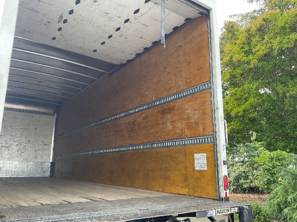 Medium Duty Box Truck-Light and Medium Duty Trucks-Hino-2020-268-West Sacramento-CA-68,553\n\t\tmiles-$ 68,750 - Image 12