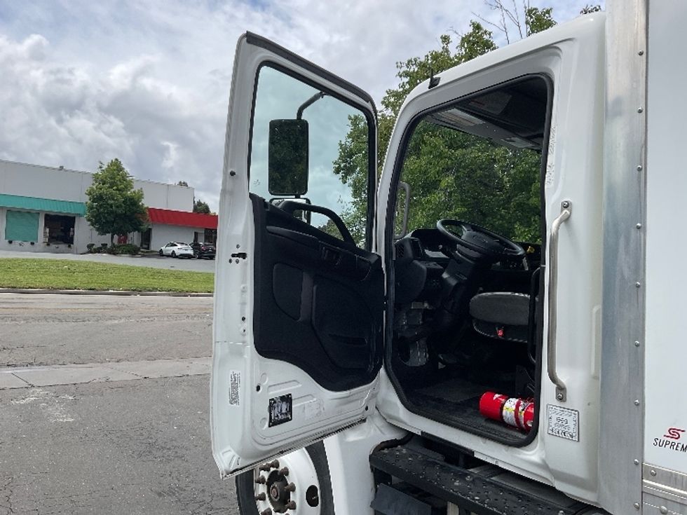 Medium Duty Box Truck-Light and Medium Duty Trucks-Hino-2020-268-West Sacramento-CA-68,553\n\t\tmiles-$ 68,750 - Image 16