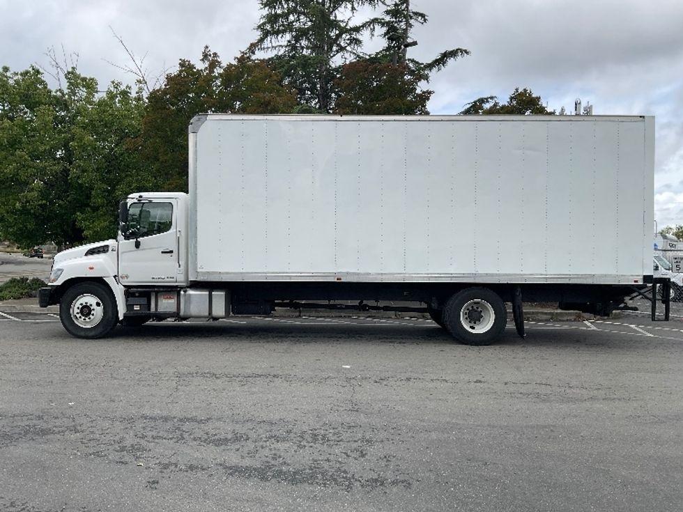 Medium Duty Box Truck-Light and Medium Duty Trucks-Hino-2020-268-West Sacramento-CA-68,553\n\t\tmiles-$ 68,750 - Image 4