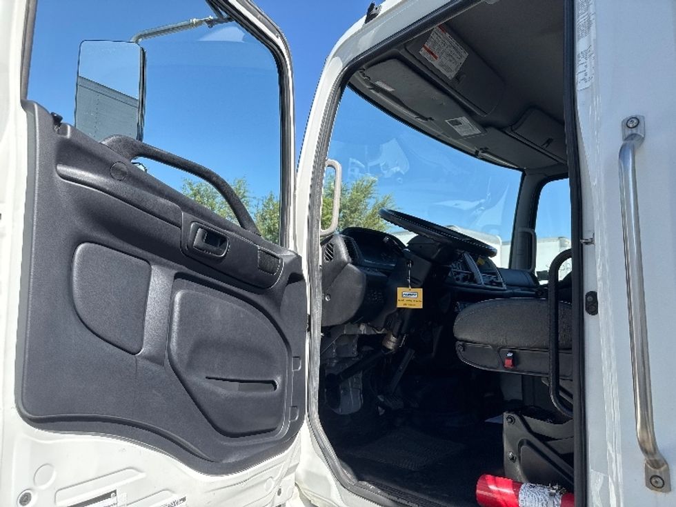 Medium Duty Box Truck-Light and Medium Duty Trucks-Hino-2020-268-West Valley City-UT-131,287\n\t\tmiles-$ 62,000 - Image 16