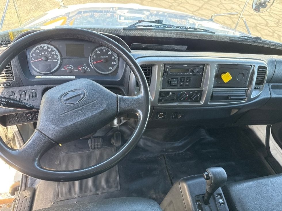 Medium Duty Box Truck-Light and Medium Duty Trucks-Hino-2020-268-West Valley City-UT-131,287\n\t\tmiles-$ 62,000 - Image 18