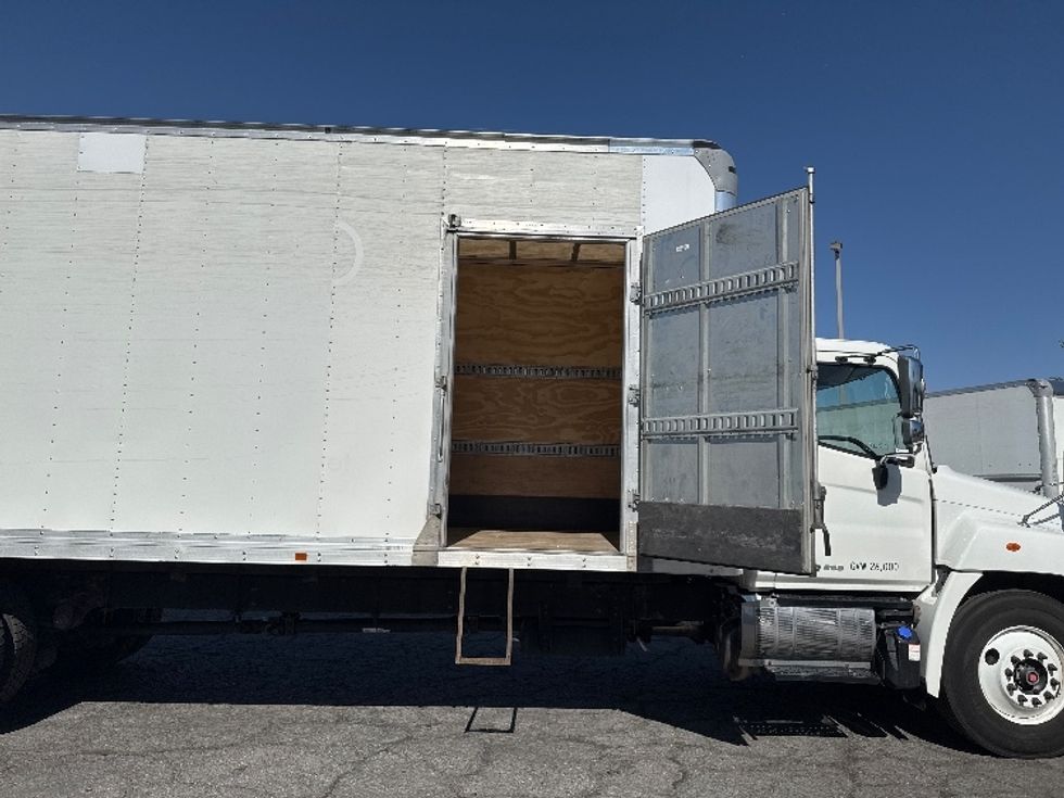 Medium Duty Box Truck-Light and Medium Duty Trucks-Hino-2020-268-West Valley City-UT-131,287\n\t\tmiles-$ 62,000 - Image 25