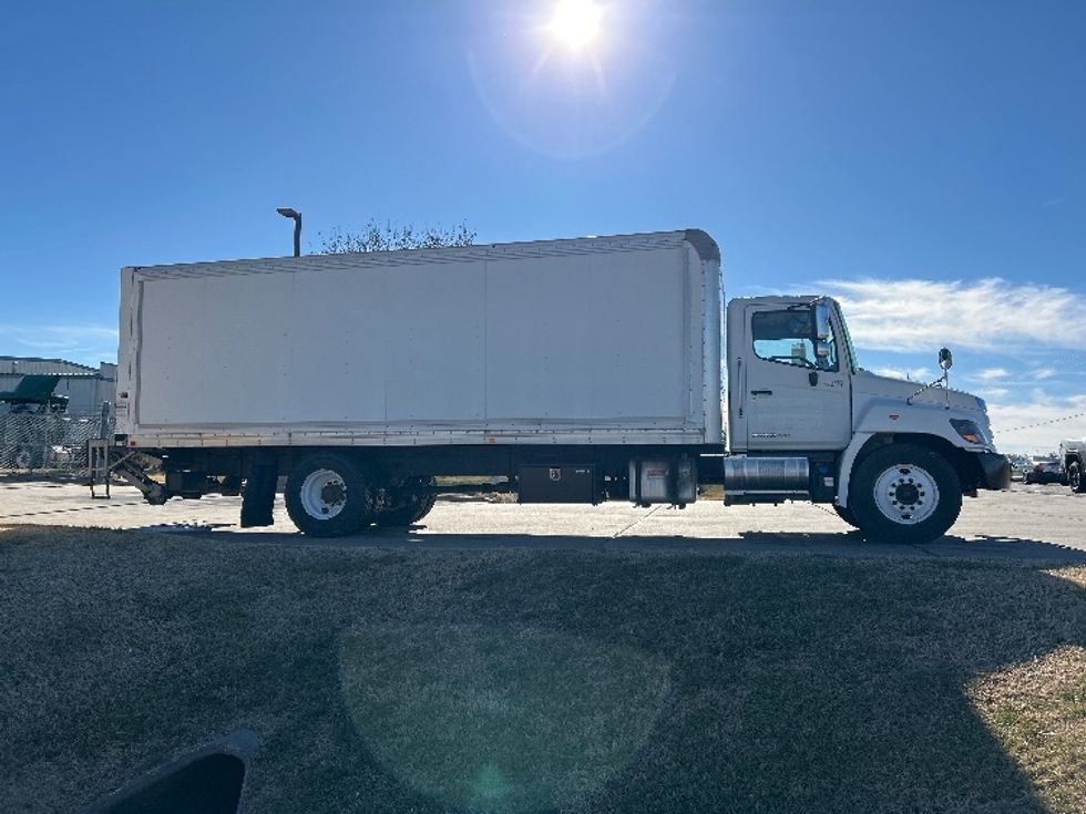 Medium Duty Box Truck-Light and Medium Duty Trucks-Hino-2020-268-Wichita-KS-305,850\n\t\tmiles-$ 29,750 - Image 15