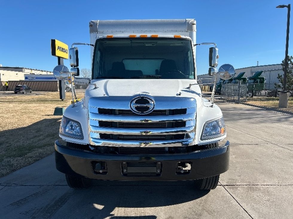 Medium Duty Box Truck-Light and Medium Duty Trucks-Hino-2020-268-Wichita-KS-305,850\n\t\tmiles-$ 29,750 - Image 2