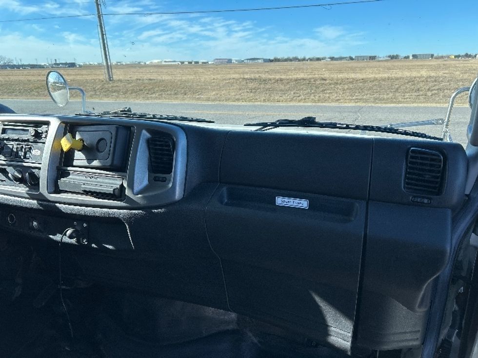 Medium Duty Box Truck-Light and Medium Duty Trucks-Hino-2020-268-Wichita-KS-305,850\n\t\tmiles-$ 29,750 - Image 21