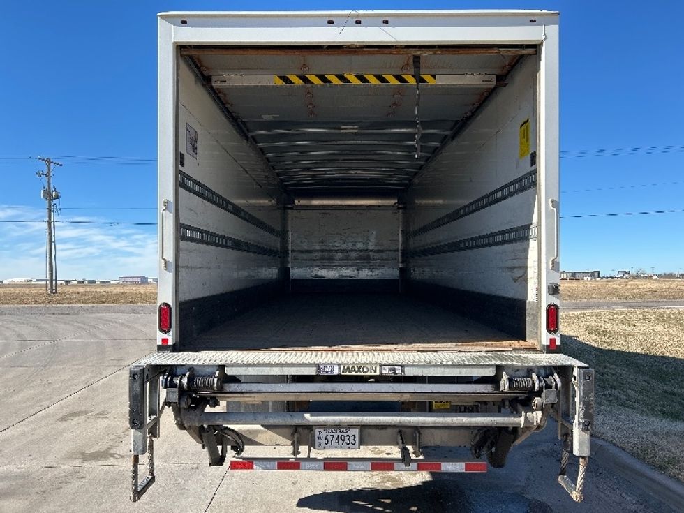Medium Duty Box Truck-Light and Medium Duty Trucks-Hino-2020-268-Wichita-KS-305,850\n\t\tmiles-$ 29,750 - Image 8