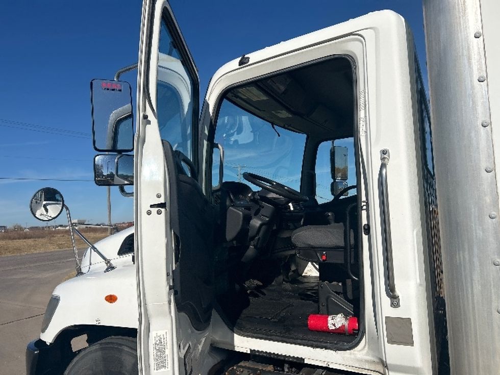 Medium Duty Box Truck-Light and Medium Duty Trucks-Hino-2020-268-Wichita-KS-314,418\n\t\tmiles-$ 28,000 - Image 16
