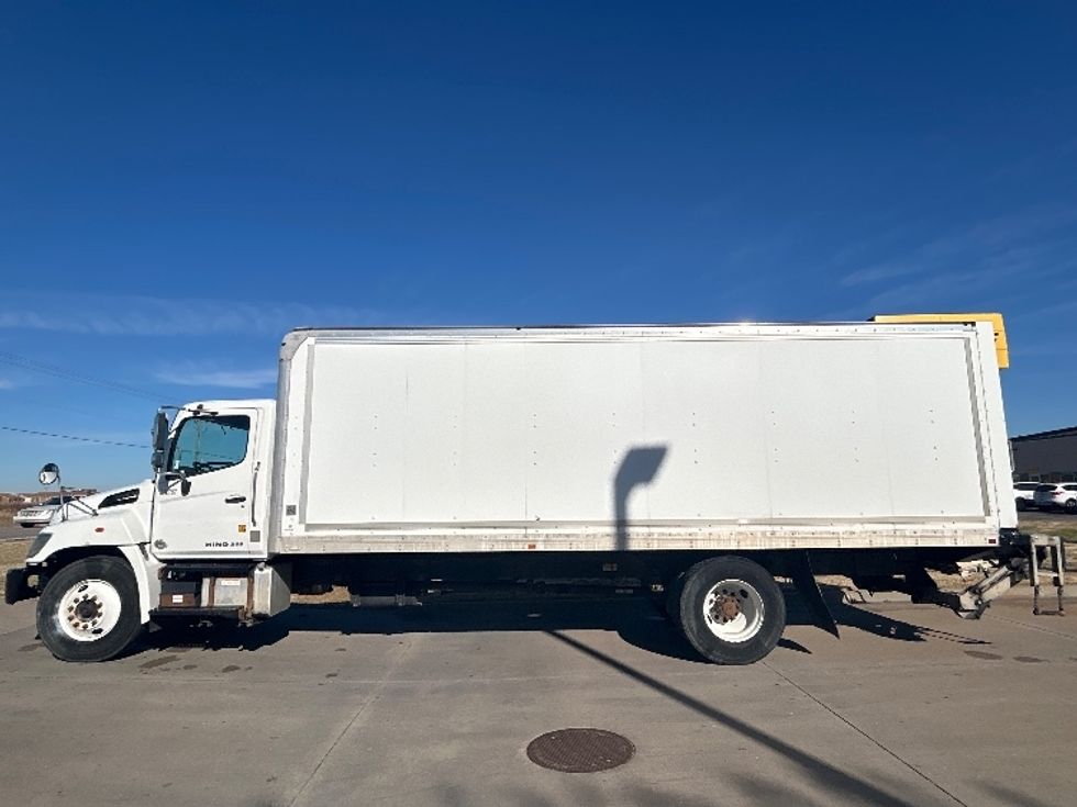Medium Duty Box Truck-Light and Medium Duty Trucks-Hino-2020-268-Wichita-KS-314,418\n\t\tmiles-$ 28,000 - Image 4