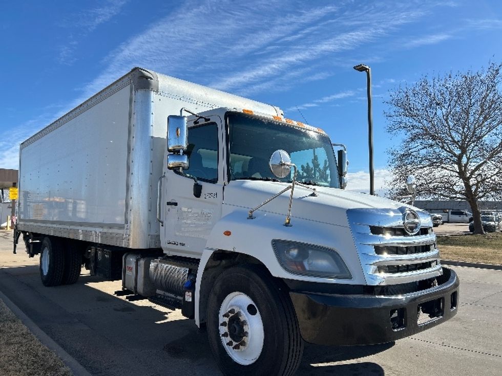 Medium Duty Box Truck-Light and Medium Duty Trucks-Hino-2020-268-Wichita-KS-354,542\n\t\tmiles-$ 22,500 - Image 1