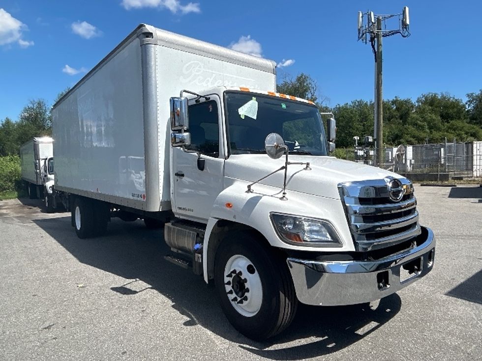 Medium Duty Box Truck-Light and Medium Duty Trucks-Hino-2020-338-Abbotsford-BC-176,101\n\t\tkm-$ 61,250 - Image 1