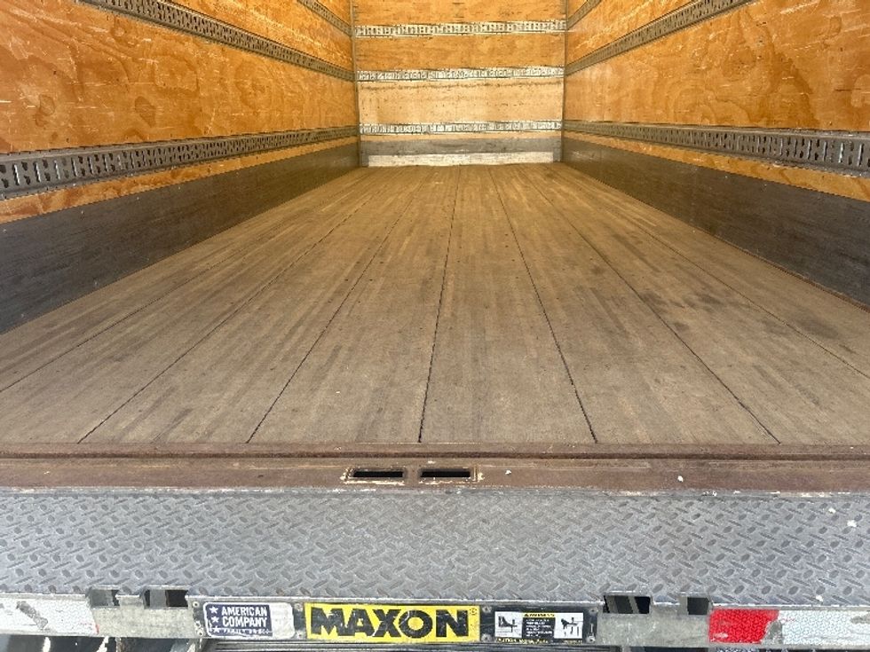 Medium Duty Box Truck-Light and Medium Duty Trucks-Hino-2020-338-Abbotsford-BC-176,101\n\t\tkm-$ 61,250 - Image 10