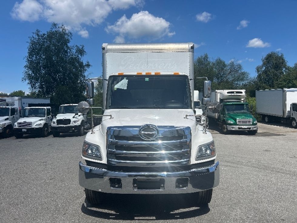 Medium Duty Box Truck-Light and Medium Duty Trucks-Hino-2020-338-Abbotsford-BC-176,101\n\t\tkm-$ 61,250 - Image 2