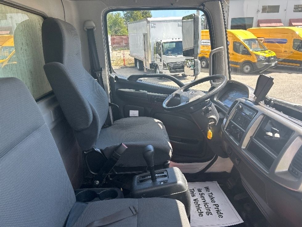 Medium Duty Box Truck-Light and Medium Duty Trucks-Hino-2020-338-Abbotsford-BC-176,101\n\t\tkm-$ 61,250 - Image 22
