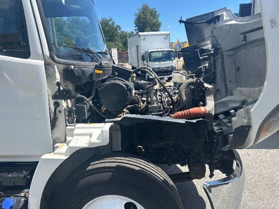 Medium Duty Box Truck-Light and Medium Duty Trucks-Hino-2020-338-Abbotsford-BC-176,101\n\t\tkm-$ 61,250 - Image 23
