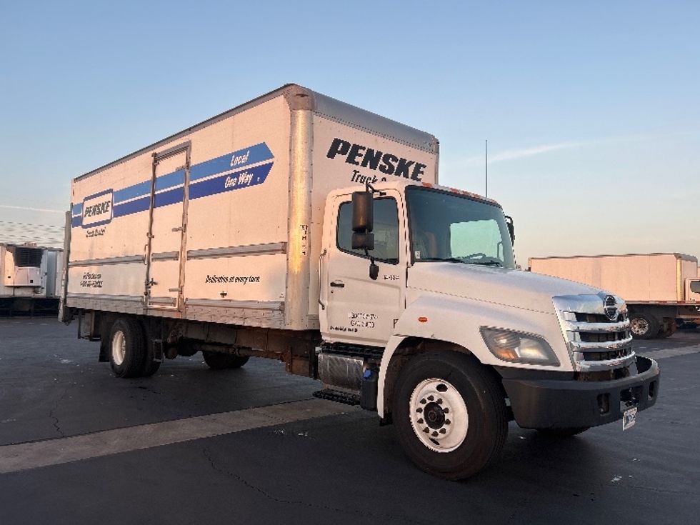 Medium Duty Box Truck-Light and Medium Duty Trucks-Hino-2020-338-Anaheim-CA-165,973\n\t\tmiles-$ 48,000 - Image 1