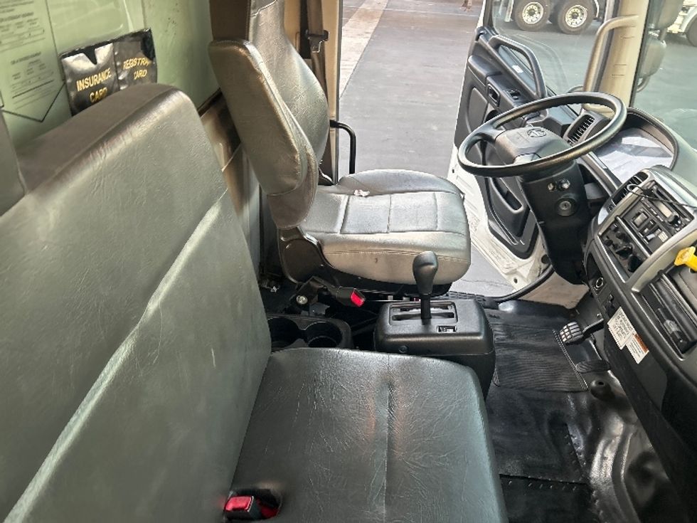 Medium Duty Box Truck-Light and Medium Duty Trucks-Hino-2020-338-Anaheim-CA-165,973\n\t\tmiles-$ 48,000 - Image 22