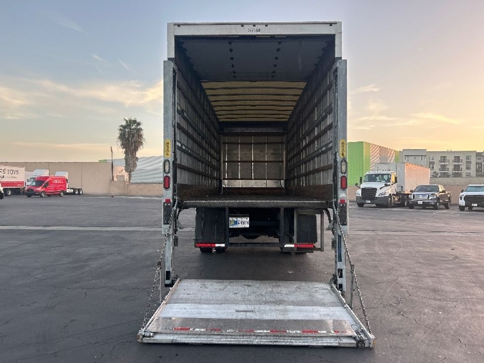 Medium Duty Box Truck-Light and Medium Duty Trucks-Hino-2020-338-Anaheim-CA-165,973\n\t\tmiles-$ 48,000 - Image 9