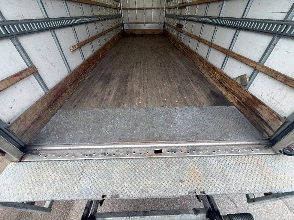 Medium Duty Box Truck-Light and Medium Duty Trucks-Hino-2020-338-Baltimore-MD-170,672\n\t\tmiles-$ 39,250 - Image 10