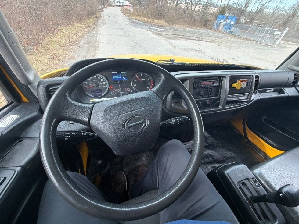 Medium Duty Box Truck-Light and Medium Duty Trucks-Hino-2020-338-Baltimore-MD-170,672\n\t\tmiles-$ 39,250 - Image 18