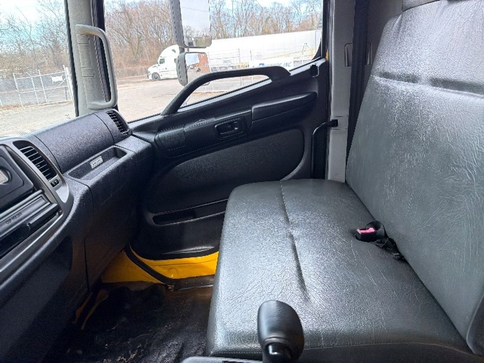 Medium Duty Box Truck-Light and Medium Duty Trucks-Hino-2020-338-Baltimore-MD-170,672\n\t\tmiles-$ 39,250 - Image 19