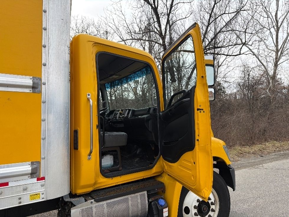 Medium Duty Box Truck-Light and Medium Duty Trucks-Hino-2020-338-Baltimore-MD-170,672\n\t\tmiles-$ 39,250 - Image 20