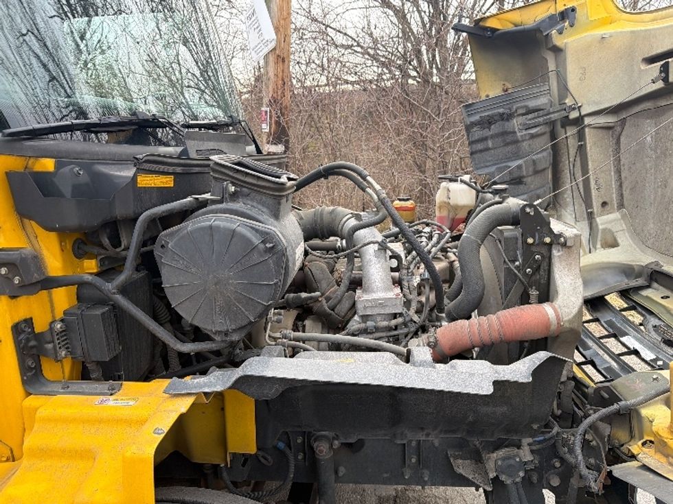 Medium Duty Box Truck-Light and Medium Duty Trucks-Hino-2020-338-Baltimore-MD-170,672\n\t\tmiles-$ 39,250 - Image 23