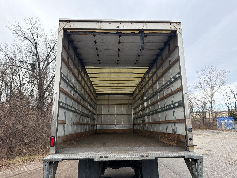 Medium Duty Box Truck-Light and Medium Duty Trucks-Hino-2020-338-Baltimore-MD-170,672\n\t\tmiles-$ 39,250 - Image 8