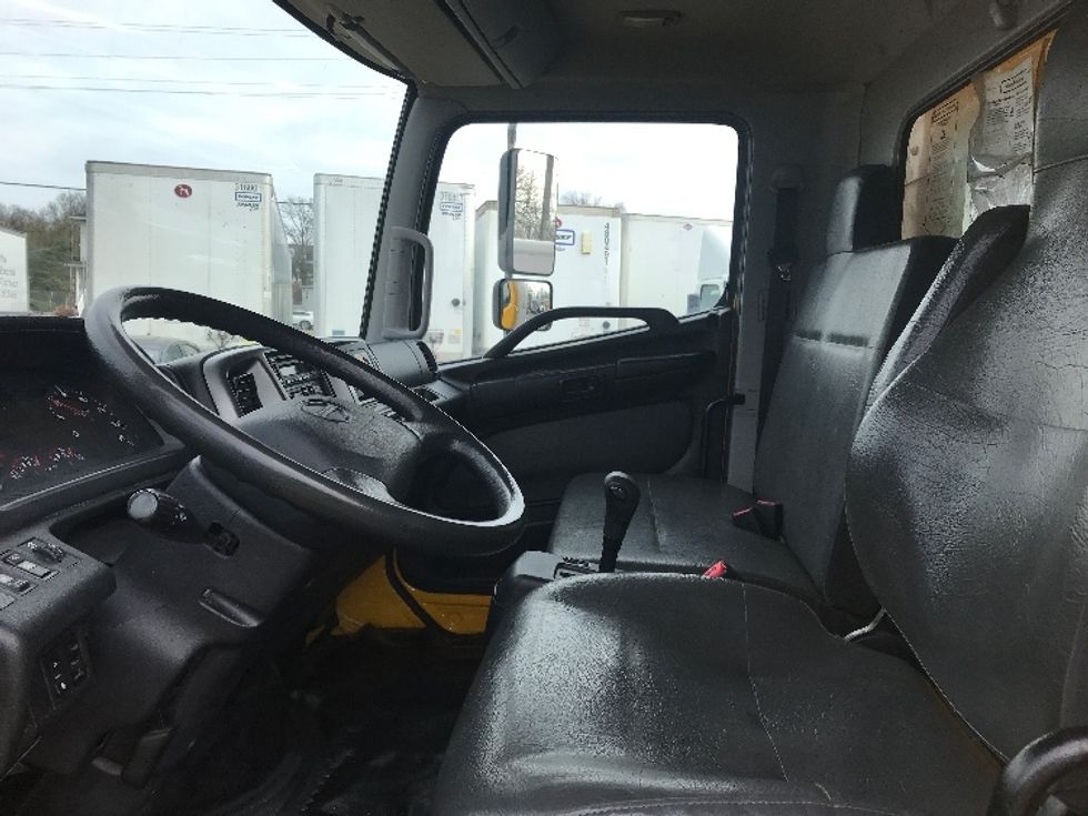 Medium Duty Box Truck-Light and Medium Duty Trucks-Hino-2020-338-Baltimore-MD-183,252\n\t\tmiles-$ 41,250 - Image 12