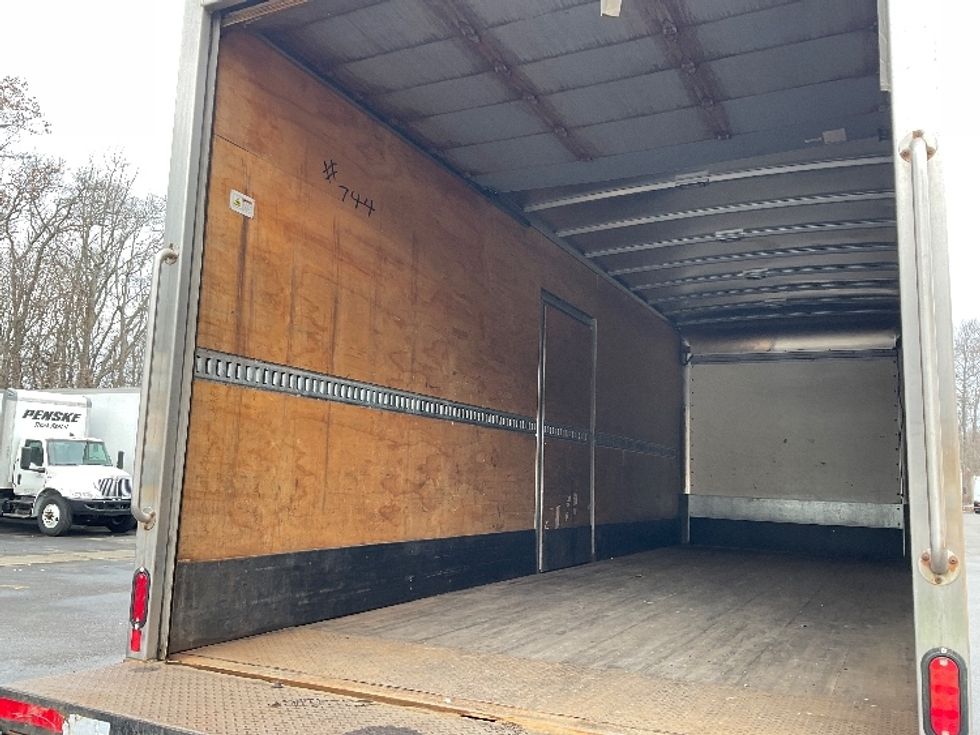 Medium Duty Box Truck-Light and Medium Duty Trucks-Hino-2020-338-Braintree-MA-144,572\n\t\tmiles-$ 41,500 - Image 11