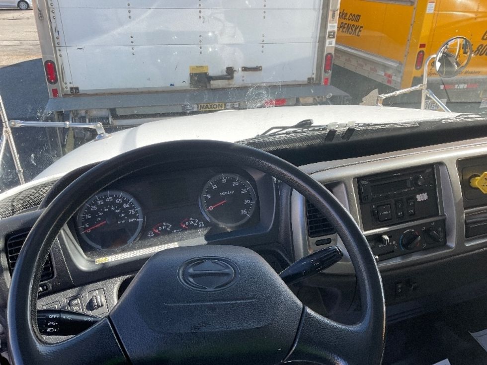 Medium Duty Box Truck-Light and Medium Duty Trucks-Hino-2020-338-Braintree-MA-144,572\n\t\tmiles-$ 41,500 - Image 18