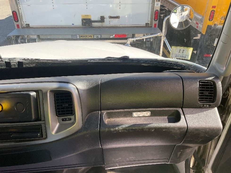 Medium Duty Box Truck-Light and Medium Duty Trucks-Hino-2020-338-Braintree-MA-144,572\n\t\tmiles-$ 41,500 - Image 21