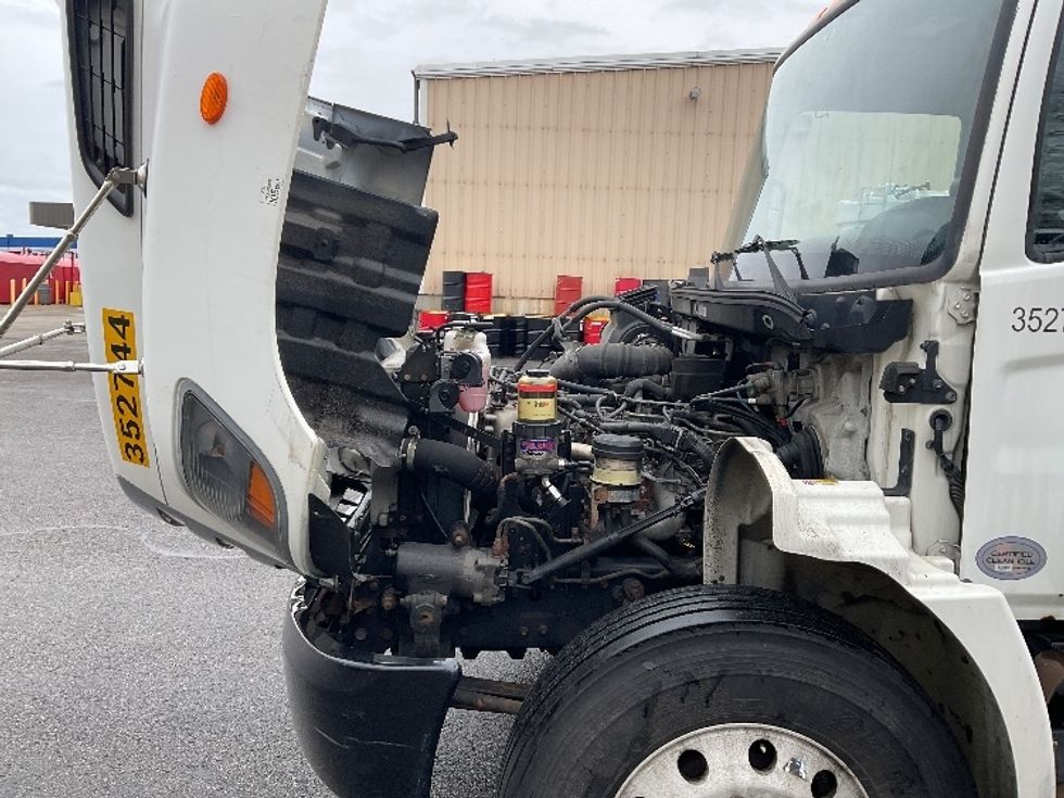 Medium Duty Box Truck-Light and Medium Duty Trucks-Hino-2020-338-Braintree-MA-144,572\n\t\tmiles-$ 41,500 - Image 24