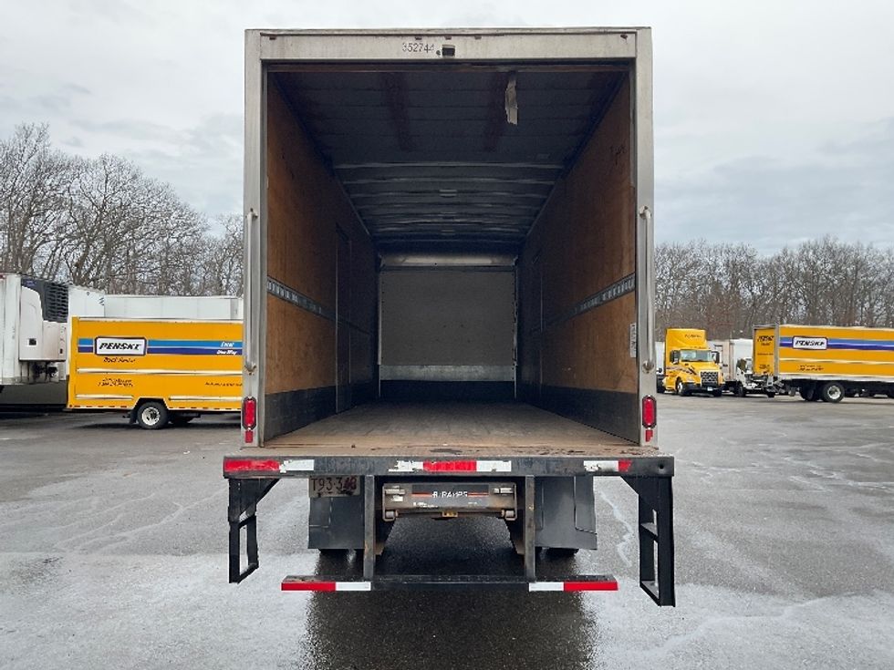 Medium Duty Box Truck-Light and Medium Duty Trucks-Hino-2020-338-Braintree-MA-144,572\n\t\tmiles-$ 41,500 - Image 8