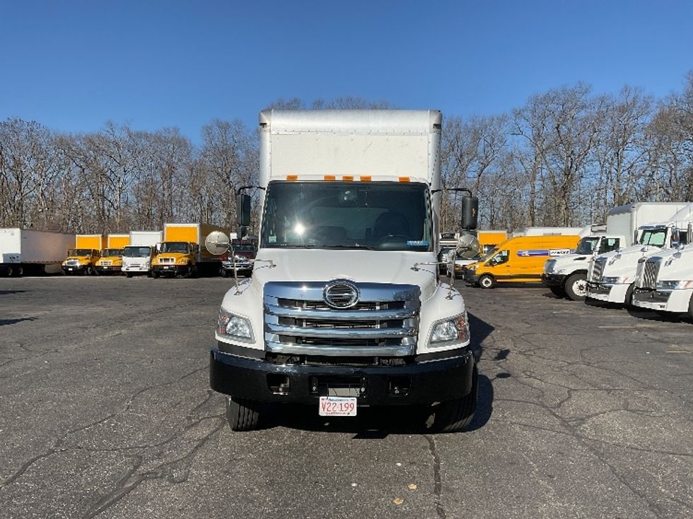 2020 Hino Conventional Type Truck Single Cab photo 2