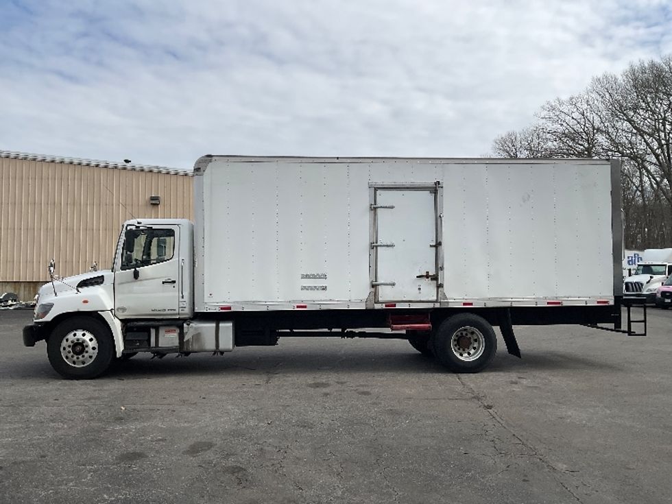2020 Hino Conventional Type Truck Single Cab photo 4